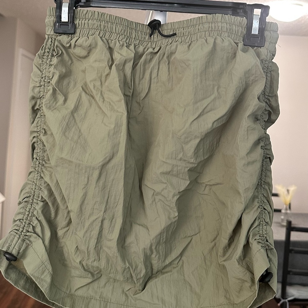 3 Drawstring mini skirts - Picture 2 of 13